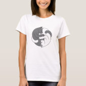 白黒猫ハグ – 背景色を選択 Tシャツ (正面)