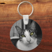 白黒猫写真 キーホルダー (正面)