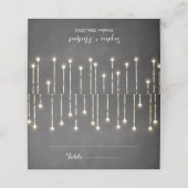 白黒結婚のストリングライトチャックボード プレイスカード (外部開封)