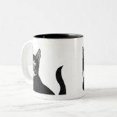 白黒緑色の目の猫 ツートーンマグカップ (正面左)