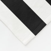 白黒縦ストライプの名前をカスタムする フリースブランケット (角)