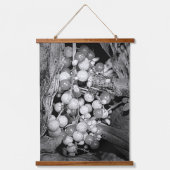 白黒自然の果実 吊り下げ型タペストリー (正面)