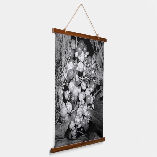 白黒自然の果実 吊り下げ型タペストリー (傾斜あり)