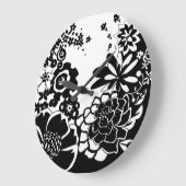 白黒花の庭のグラフィックパターン ラージ壁時計 (傾斜)