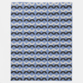 白黒花びらストライプの青 フリースブランケット (正面)