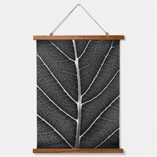 白黒葉白熱［赤熱］光を放つがクローズアップ 吊り下げ型タペストリー (正面)