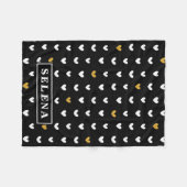 白黒金ゴールドハートパターン名前をカスタムする フリースブランケット (正面(横))