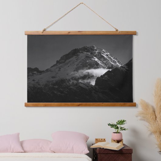 白黒風の雪の山 吊り下げ型タペストリー (寝室)