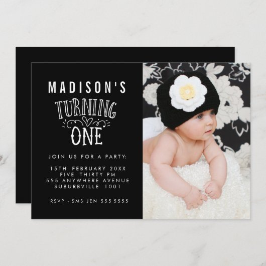 白黒1歳の誕生日フォトカパーソナライズされたード 招待状 (正面/裏面)