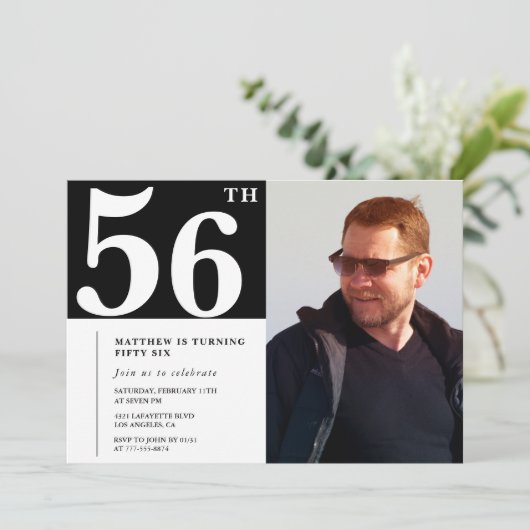 白黒56歳の誕生日招待状写真 招待状 (スタンド正面)