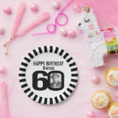 白黒60歳の誕生日の写真とストライプ ペーパープレート (パーティー)