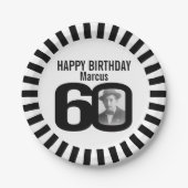 白黒60歳の誕生日の写真とストライプ ペーパープレート (正面)