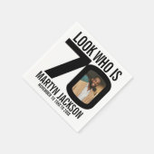 白黒70歳の誕生日の写真は誰か スタンダードカクテルナプキン (角)