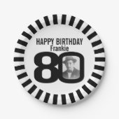 白黒80歳の誕生日の写真とストライプ ペーパープレート (正面)