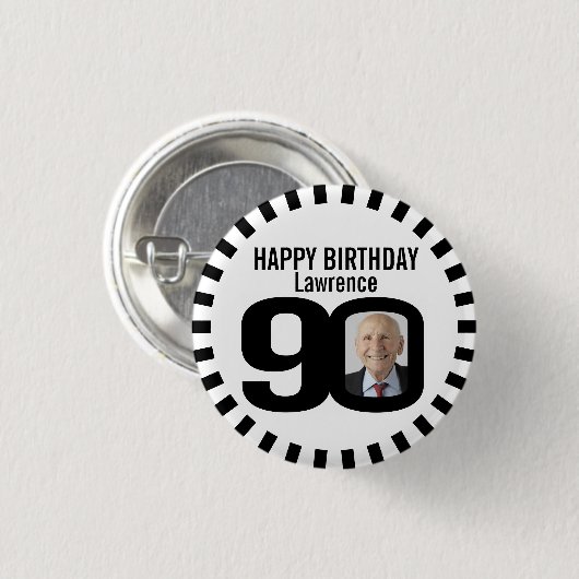 白黒90歳の誕生日の写真とストライプ 缶バッジ (正面&裏面)