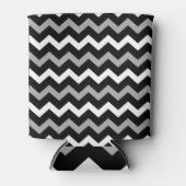 白黒&グレーシェブロンプリントパターン 缶クーラー (正面)