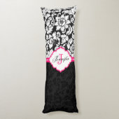 白黒&ピンクヴィンテージフローラダマスク ボディピロー (裏面 (縦))