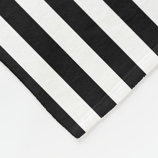 白黒:中サイズ縦ストライプ長 フリースブランケット (角)