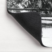 (白黒) mousepを牧草を食べているClydesdaleの馬 マウスパッド (コーナー)