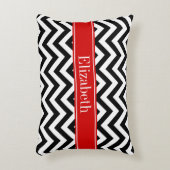 白黒LGシェブロンレッドネームモノグラム アクセントクッション (正面(垂直))