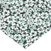 白、ターコイズの花の黒。 ショートテーブルランナー (コーナー)