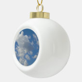 白/灰色の雲と青い空のオーナメント セラミックボールオーナメント (右)