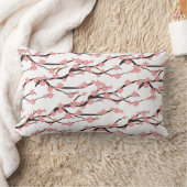 白bの上にブルーミングさくらんぼを施したシームレスな模様 ランバークッション (ブランケット)