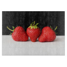 白Cbcnaの上の黒のイチゴ