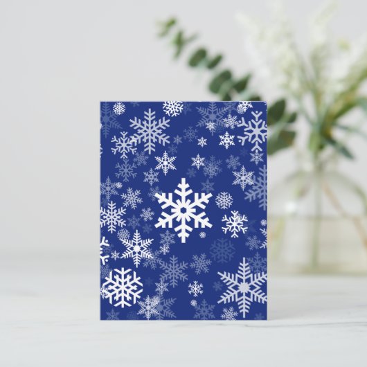 皆のための幸せな休日の雪片パターン シーズンポストカード (スタンド正面)