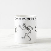 皆はとマグの上の狂人踊ります コーヒーマグカップ (中央)