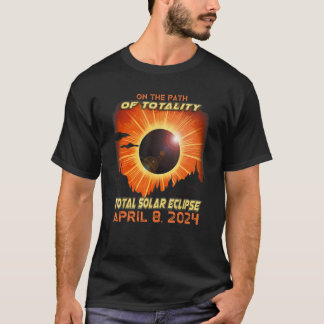 皆既日食の道沿いの田舎 Tシャツ