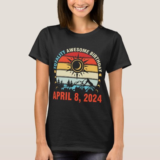 皆既食太陽の誕生日4素晴らし月8日20 Tシャツ (正面)