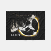 皆既食太陽の2024年メガネ4月8日男性女性 フリースブランケット (正面(横))