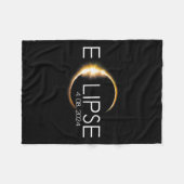 皆既食太陽の2024年4月8日総和 フリースブランケット (正面(横))