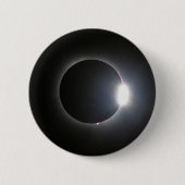 皆既食太陽の2024年4月8日 缶バッジ (正面)