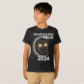 皆既食太陽の2024猫月日地球Apr Tシャツ (正面フル)