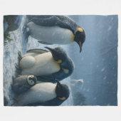 皇帝ペンギンの親子とヒナ 雪景色 フリースブランケット (正面(横))