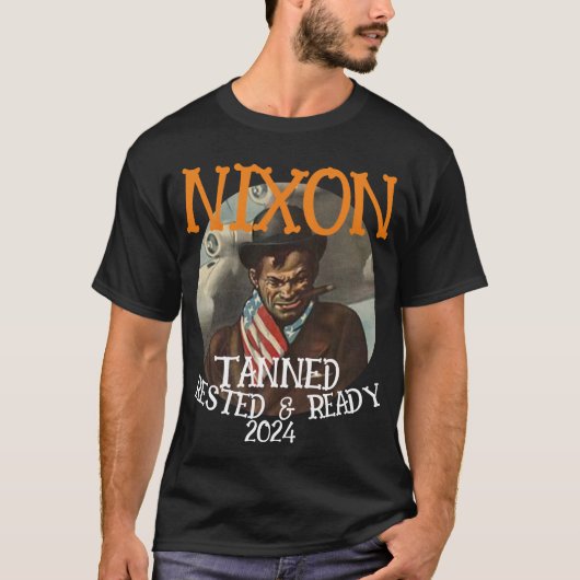 皇帝 日焼けしてリフレッシュ 準備完了 NIXON 2028 大統領 Tシャツ (正面)