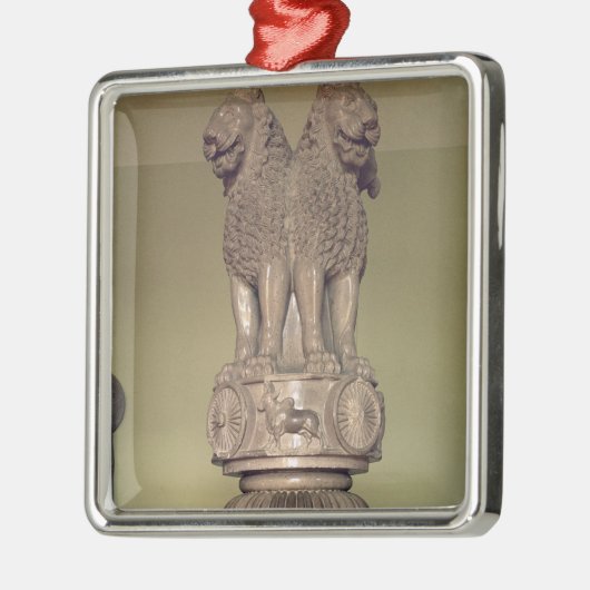 皇帝Ashokaの柱からのライオンの首都 メタルオーナメント (左)