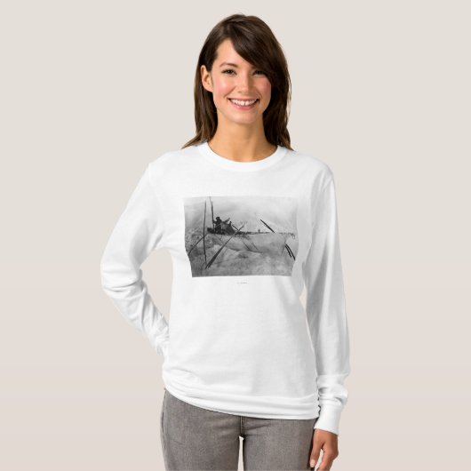 皮となされたボートのエスキモー語はOmiakを呼びました Tシャツ (正面フル)