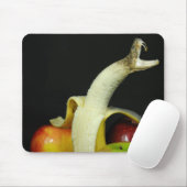 皮をむく蛇 マウスパッド (マウス)