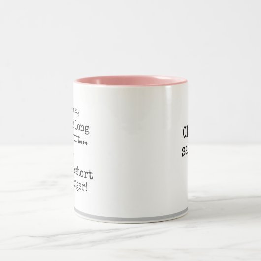 皮肉おもしろいな長ユーモアのある話の短いフレーズT ツートーンマグカップ (中央)