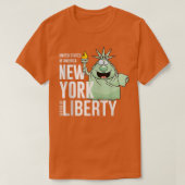 皮肉おもしろいなUSAニューヨークの自由車の像 Tシャツ (デザイン正面)