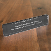 皮肉おもしろいユーモア局 デスクネームプレート (側面)