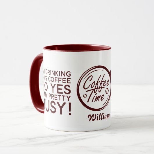 皮肉おもしろい的に私はコーヒーを飲んでいるので忙し マグカップ (正面左)