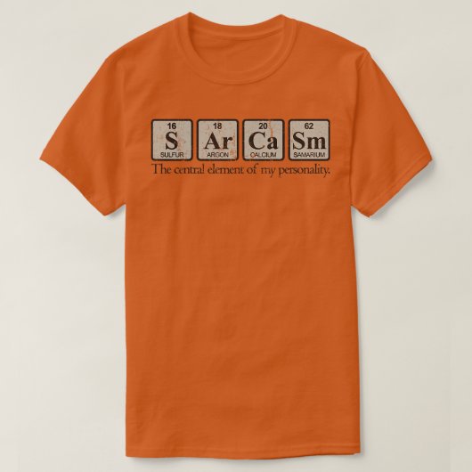 皮肉が私の人格の中核です Tシャツ (デザイン正面)