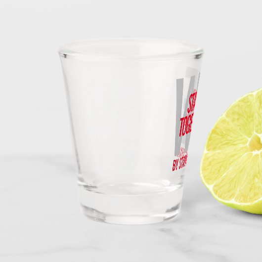 皮肉なことに我々は離れて立ち尽くす ショットグラス (左)