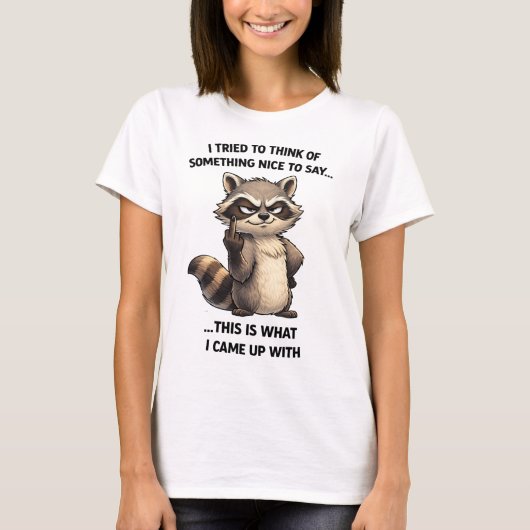 皮肉なアライグマの態度 面白い動物のTシャツ Tシャツ (正面)