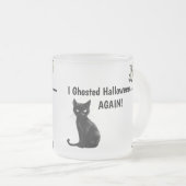 皮肉なハロウィーンキャット幽霊 フロストグラスマグカップ (正面右)