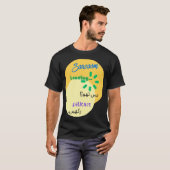 皮肉なユーモアデザインのウルドゥー語 Tシャツ (正面フル)